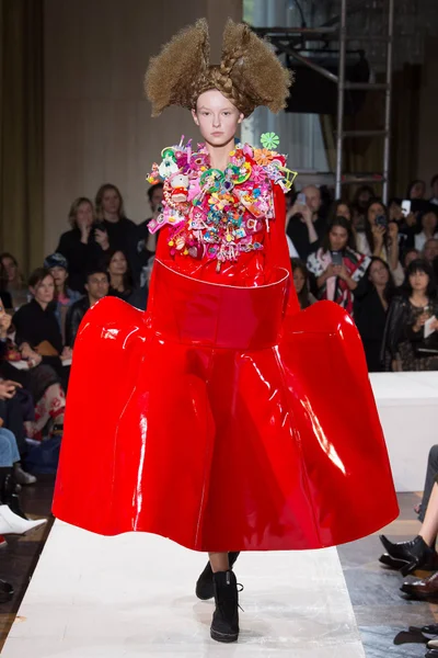 Look 15